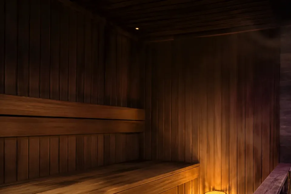 Elena Masaj Salonu, Bayrampaşa — sauna sedir bölümü
